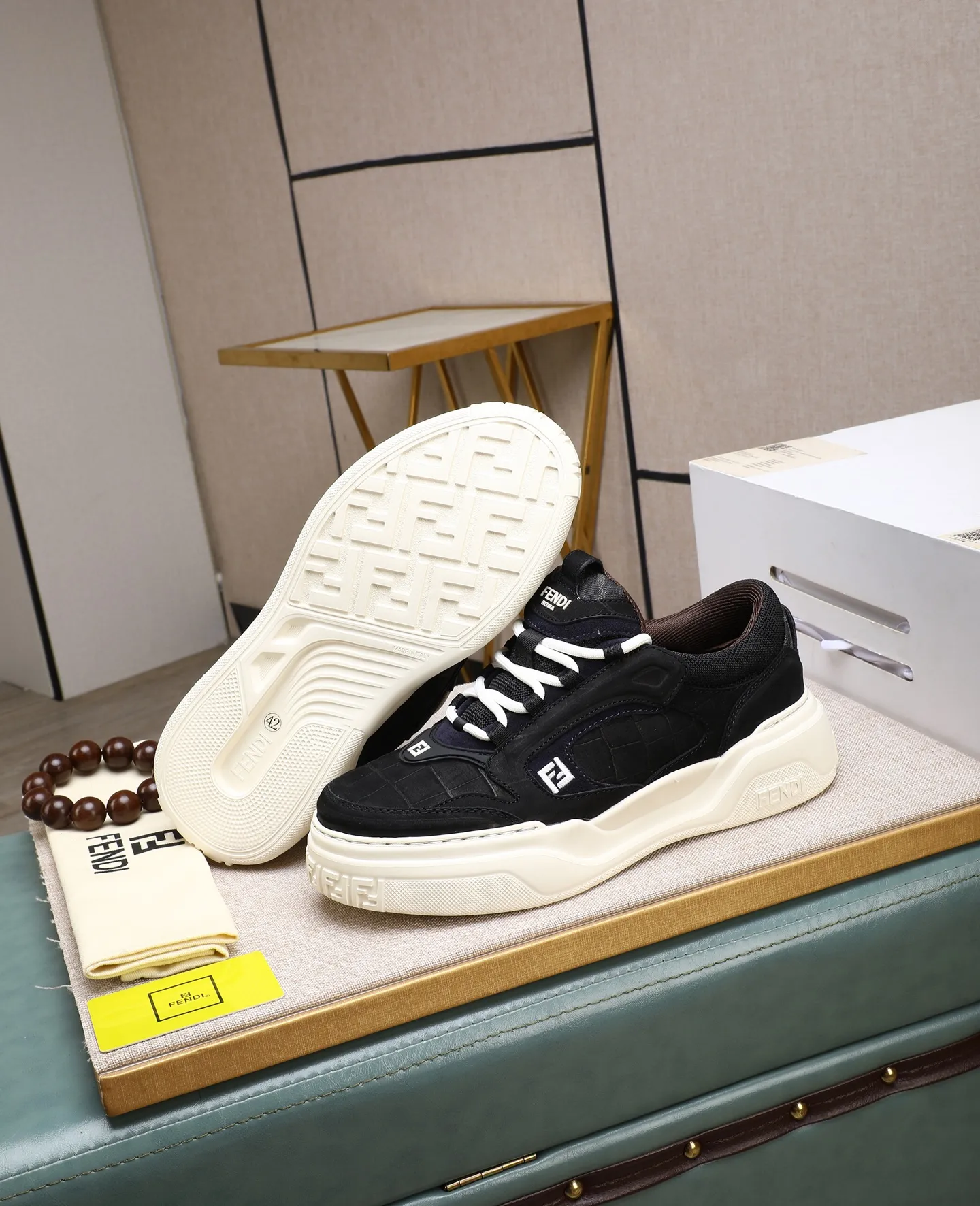 Men's shoes 💰820 [FENDI] Fendi - High-end quality original casual sports shoes - Upper: Nappa calfskin, pebbled calfskin, tongue and heel; injection molded brand logo plastic module - Lining: brand canvas - Outsole: ultra-light TPR foam·rubber; molded outsole -Super high quality control·Fine workmanship: highlighted (high-end·luxury·grade) -Size :39-44 (38, 45, can be customized)
